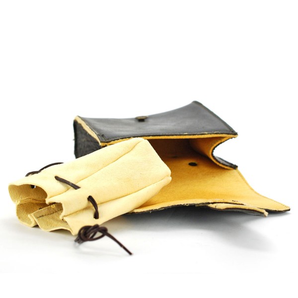 JagdART Leder-Gürteltasche Hirschfang - mit Leckerlibeutel - offen