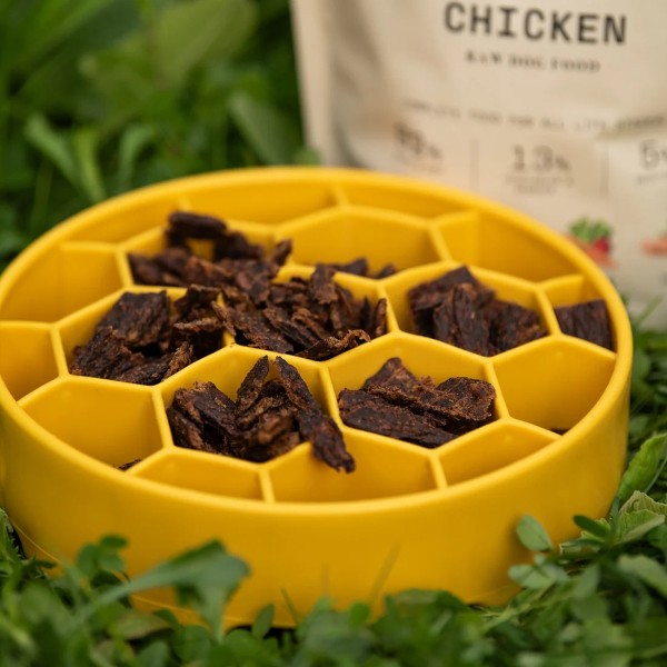 Pala No.5 Huhn Trockenbarf Hundefutter - Futterbrocken im Napf