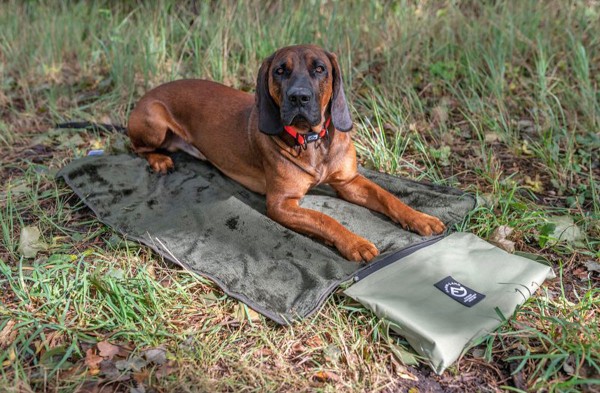 Farmland Outdoor Hundebett Hundedecke (Anwendebeispiel)